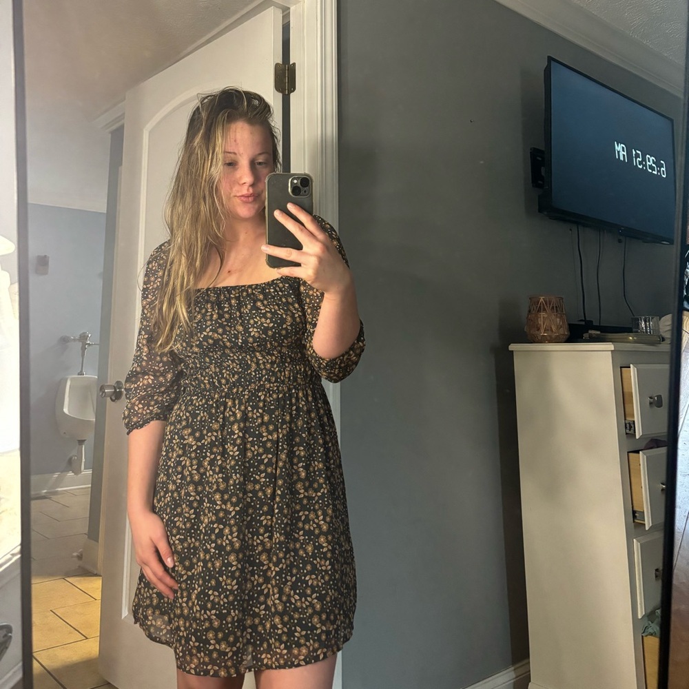 Dress - Picture 2 of 3